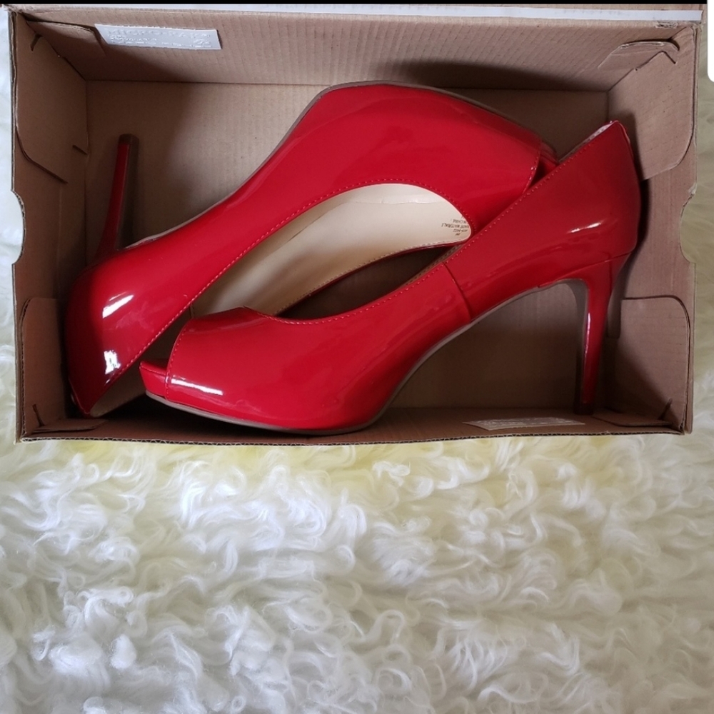 Liz Claiborne Red Heels size 9